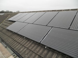16 x 245W Hyundai solar panels