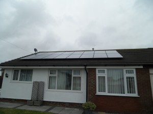 16 x Hyundai 250W all black solar panels