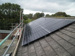 16 x Hyundai 250W solar panels