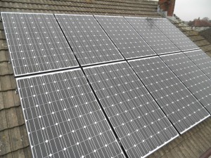 10 x Hyundai 250W solar panels