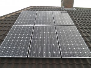 12 x Hyundai 250W solar panels